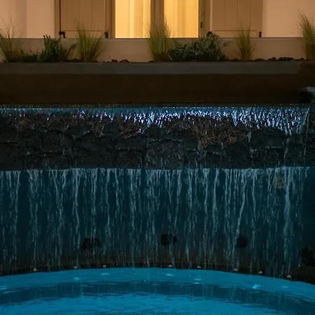 Aval Apartmanhotel 4*