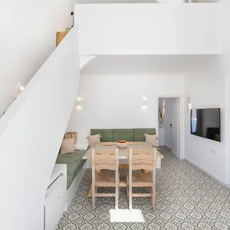 Ξενοδοχείο με διαμερίσματα Aval