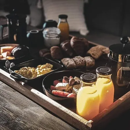 Ξενοδοχείο με διαμερίσματα Aval